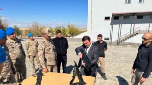 Bulanık Kaymakamı Ocak, köy ve belde gezileri sürüyor