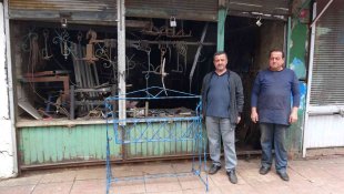 Babadan devraldıkları mesleği 45 yıldır sürdürüyorlar