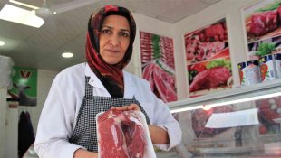 Vejetaryen olması kasap olmasına engel olmadı, çalışma titizliğiyle erkeklere taş çıkardı