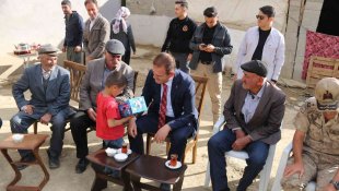 Vali Akbıyık Çaltıkoru köyünü ziyaret etti