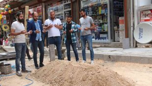 Sokak ortasındaki mezarı görenler durup dua okudu, gerçek ise bambaşka çıktı