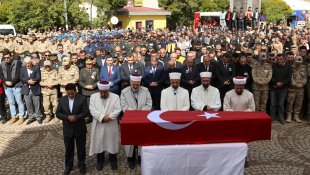 Şehit Uzman Çavuş İbrahim Han memleketi Van'da son yolculuğuna uğurlandı