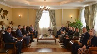 Erzurum Valisi Memiş: "Türkiye'de kayak Palandöken'de yapılır"