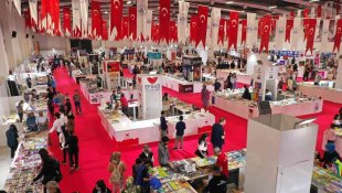 Elazığ Belediyesi Kitap Fuarına vatandaşlardan yoğun ilgi