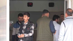 Bitlis'te TOKİ başvurularında uzun kuyruklar oluştu