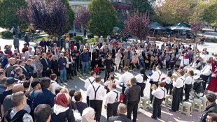 Yüzyılın karma sergisi açıldı