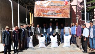 Baskil'de 169 çiftçiye tohum desteği verildi