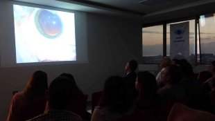 Göz doktorlarına canlı yayında 4 ameliyat