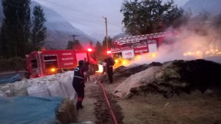 Hakkari'de ot yangını