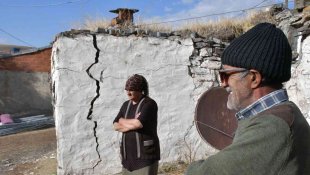 Ardahan'da depremde hasar oluşan köylerde 651 çadır kuruldu