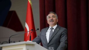 AİÇÜ'de oryantasyon eğitimleri ile rektör-öğrenci buluşmaları başladı