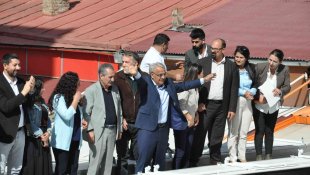 HDP Genel Başkanı Sancar, Kars'ta ilgi görmedi