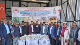 Bitlisli çiftçilere sertifikalı buğday tohumu