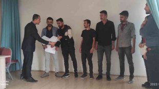 Güroymak'ta öğretmenlere başarı belgesi verildi