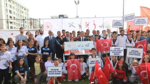Van Büyükşehir Belediyesinden amatör spor kulüplerine 2 milyon TL'lik destek