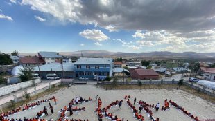 Öğrenciler hayvanlar için çizdi