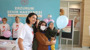 Erzurum'da sağlıkçılar anne ve gebelere anne sütünün önemini anlattı