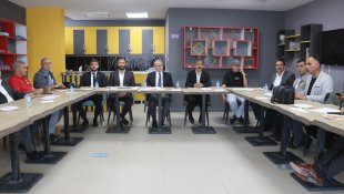 AK Parti Ağrı İl Başkanı Özyolcu, basın mensuplarıyla bir araya geldi