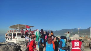 Kızılay ekibi yüzleri güldürmeye devam ediyor