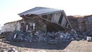 İçişleri Bakanı Soylu, Ardahan'da depremden etkilenen köylerde inceleme yaptı: