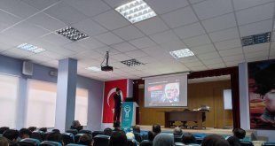 Adilcevaz'da 'Anadolu Mektebi Yazar Okumaları' yeniden başladı