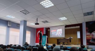 Adilcevaz'da "Anadolu Mektebi Yazar Okumaları" yeniden başladı