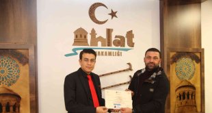 Ahlat'ta eğitimini tamamlayan genç çiftçi ve girişimciler sertifika aldı