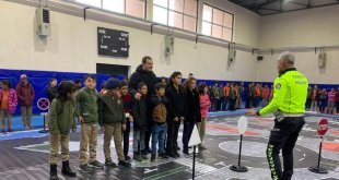 Susuz'da öğrencilere trafik eğitimi verildi