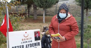 Şehit annesi oğlu için türkü yazdı, dinleyenler duygulandı