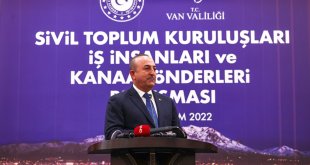 Dışişleri Bakanı Çavuşoğlu, Van'da STK temsilcileri, kanaat önderleri ve iş insanlarıyla buluştu: