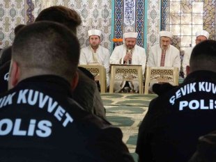 Hakkari'de 33 yıl önce PKK'lı teröristlerin katlettiği 28 kişi için mevlit okutuldu