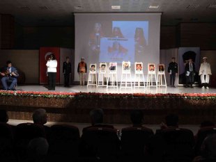 Erzincan'da Öğretmenler Günü düzenlenen törenle kutlandı
