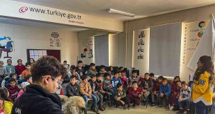 Van'da çocuklara hayvan sevgisi aşılanıyor
