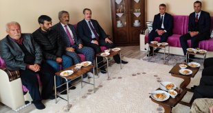 Bitlis Valisi Çağatay'dan kuduz nedeniyle ölen çocuğun ailesine taziye ziyareti