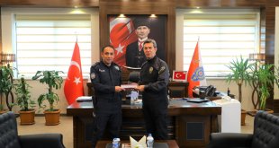 Erzurum'da otobüste çıkan yangına ilk müdahaleyi yapan polisler ödüllendirildi