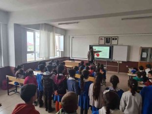 Kars'ta öğrencilere 'Gıda Güvenliği' eğitimi verildi