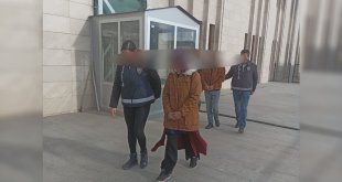 Kars'ta hırsızlık yaparken kameraya yansıyan 2 zanlı tutuklandı