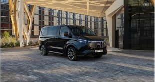 Kocaeli fabrikalarında üretilecek E-Tourneo Custom tanıtıldı