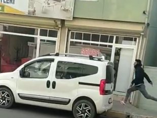 Önce ateş etti, sonra bıçakladı