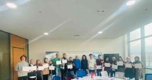 İş kulübü ile üniversite öğrencileri hayata önde başlıyorlar