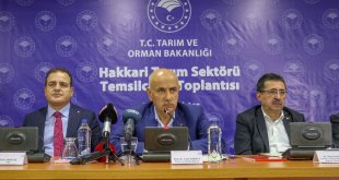 Bakan Kirişci, Hakkari'de "Tarım Sektörü Temsilcileri Toplantısı"nda konuştu: