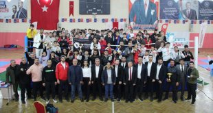 Ardahan'da İller Arası Kick Boks Zafer Kupası müsabakaları tamamlandı