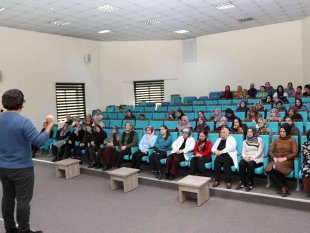 Van Büyükşehir Belediyesinden aile içi iletişim semineri