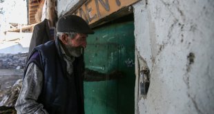 Erzurumlu 94 yaşındaki Hulusi dede hareketli yaşamıyla sağlığını koruyor