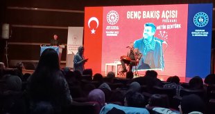 Sanatçı Metin Şentürk Erzurum'da üniversite öğrencileriyle buluştu