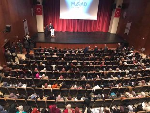 'Başarı Bedel İster' konferansına yoğun ilgi