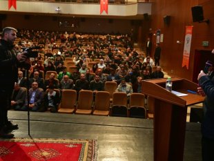 Yeşilyurt'ta 'namazla diriliş' konferansına ilgi