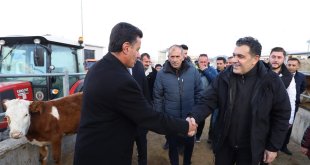 Başkan Demir'den hayvan pazarına ziyaret