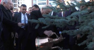 MHP Lideri Devlet Bahçeli, adının verildiği hatıra ormanına fidan dikti