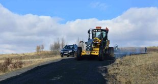 Köylerde asfalt çalışmaları devam ediyor